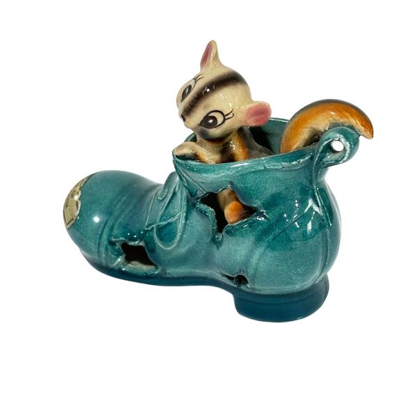 Vintage novelty figurine collectible chipmunk in boot figure porcelain souvenir - Picture 5 of 8